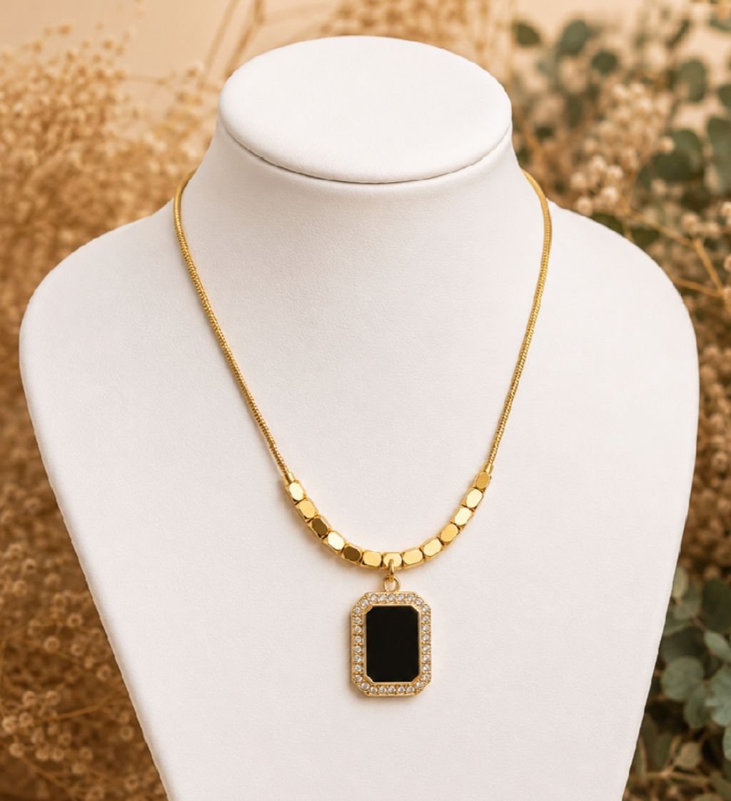 MJ Noir Glow Necklace
