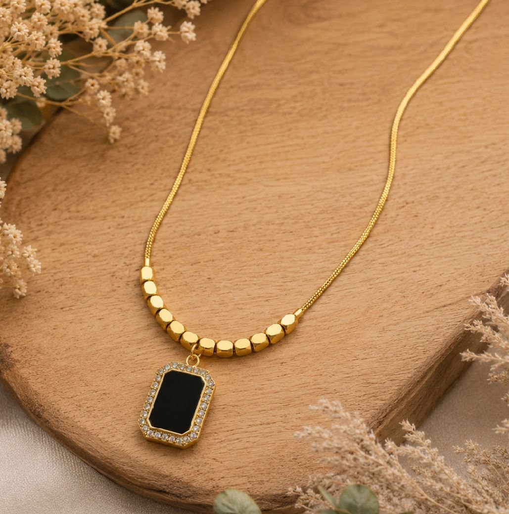 MJ Noir Glow Necklace - Image 2