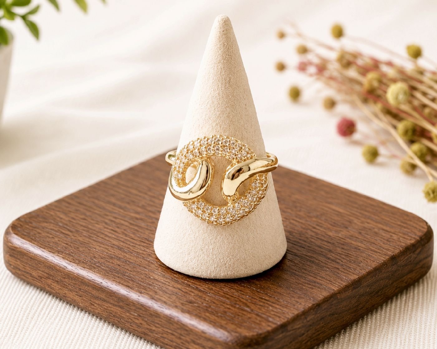 MJ Gold-Plated Luxe Spark Ring (size 8)