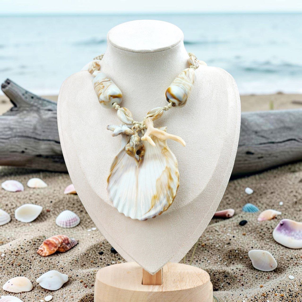 MJ Signature "Acrylic" Shell Slider Necklace