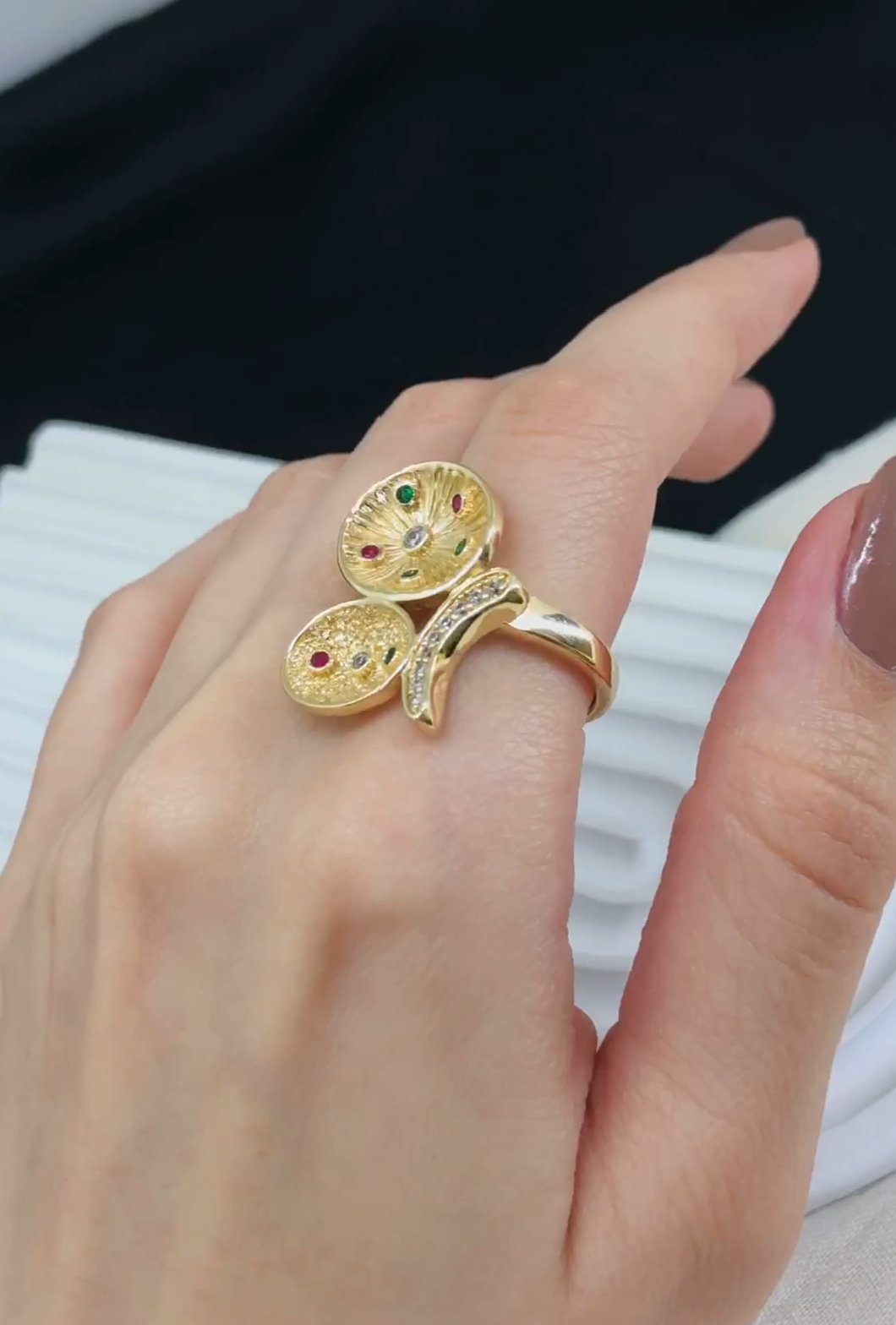 MJ Gold-Plated Trio Color Ring (size 18) - Image 2