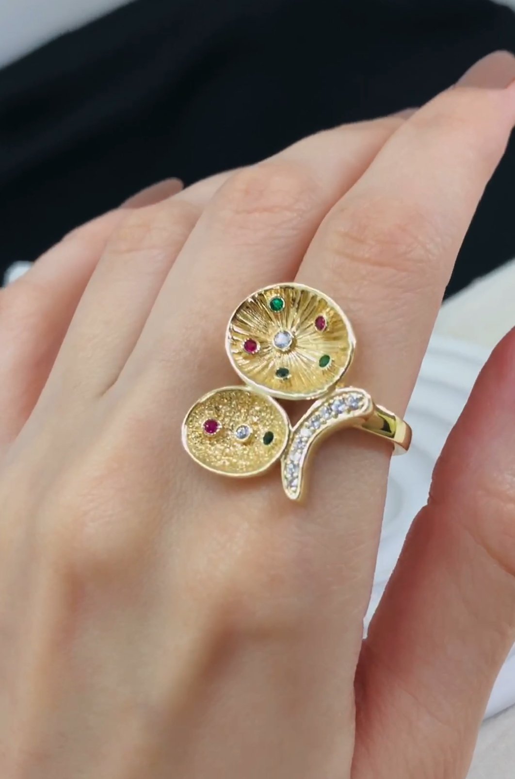 MJ Gold-Plated Trio Color Ring (size 18) - Image 3
